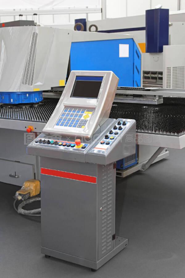 沖床及配套設備 工業生產中的關鍵組合